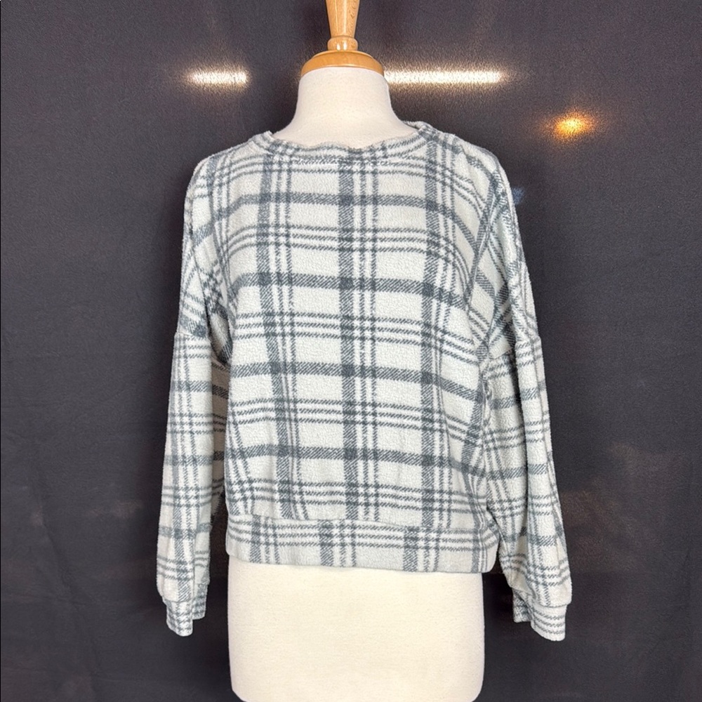 GAP cozy fleece cream and black check top